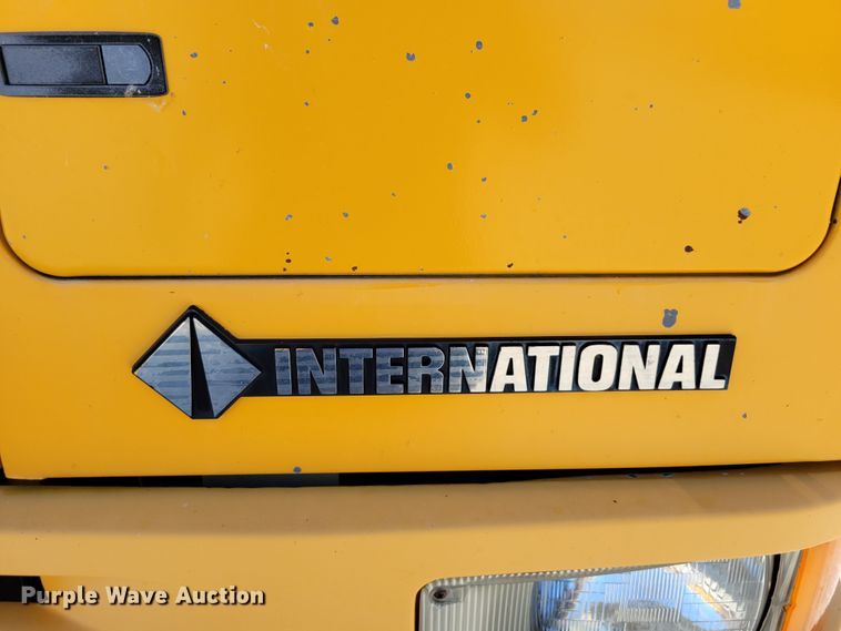 image for item DM2373 2001 International Genesis  school bus