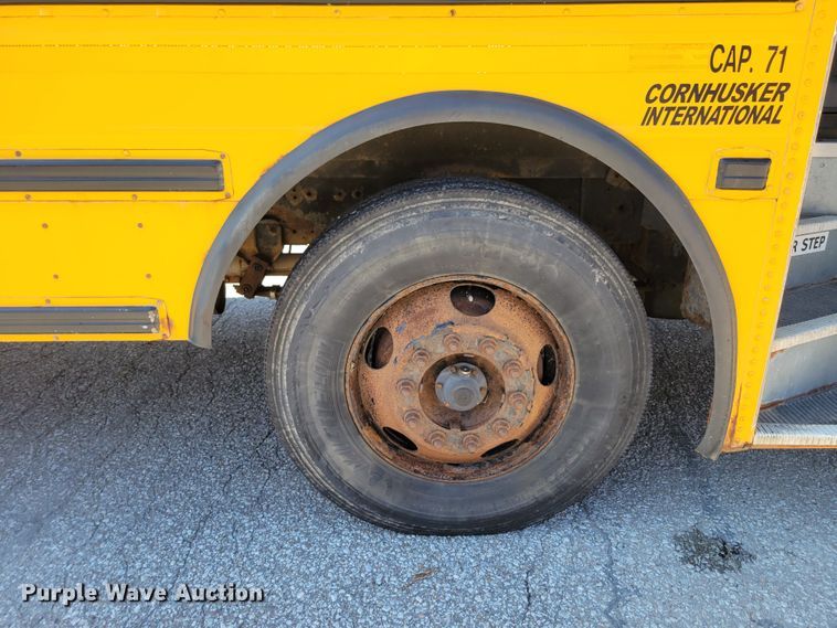 image for item DM2373 2001 International Genesis  school bus