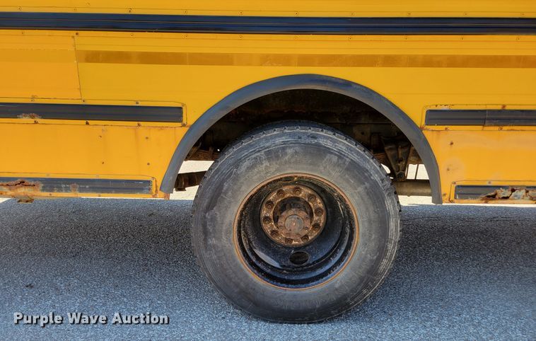 image for item DM2373 2001 International Genesis  school bus