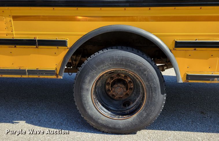 image for item DM2373 2001 International Genesis  school bus