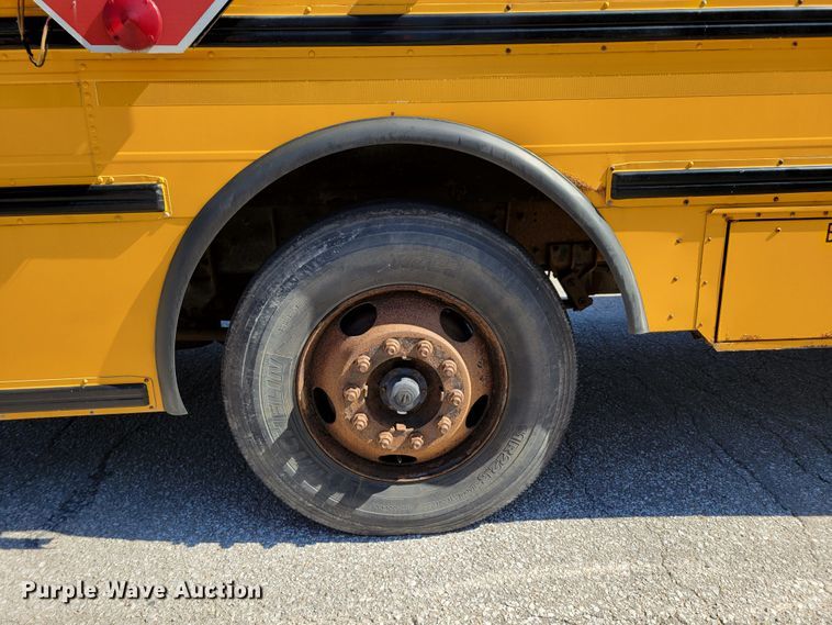 image for item DM2373 2001 International Genesis  school bus