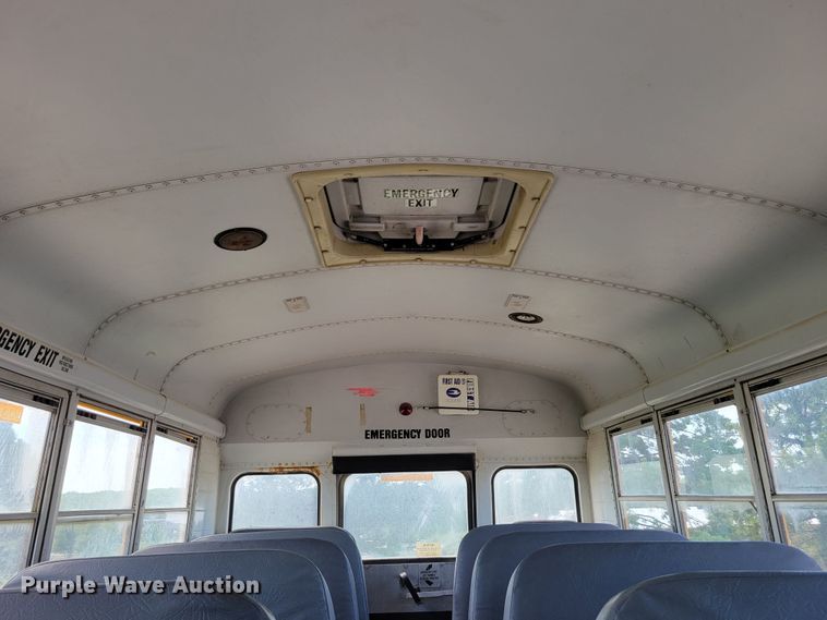 image for item DM2374 2004 Thomas Saf-T-Liner MVP EF  school bus