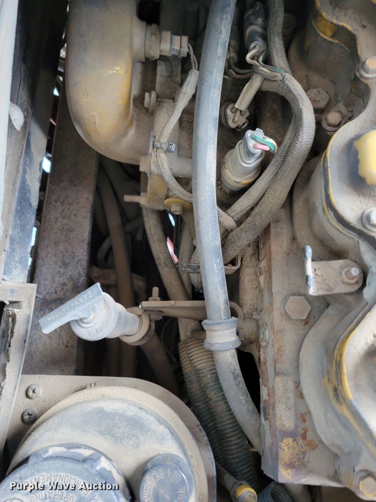 image for item DM2374 2004 Thomas Saf-T-Liner MVP EF  school bus