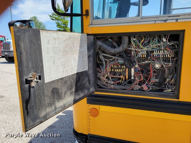 image for item DM2374 2004 Thomas Saf-T-Liner MVP EF  school bus