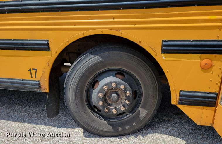 image for item DM2374 2004 Thomas Saf-T-Liner MVP EF  school bus