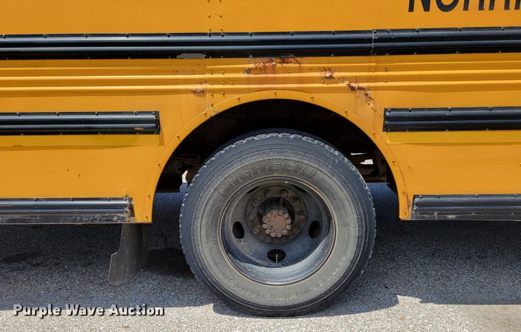 image for item DM2374 2004 Thomas Saf-T-Liner MVP EF  school bus