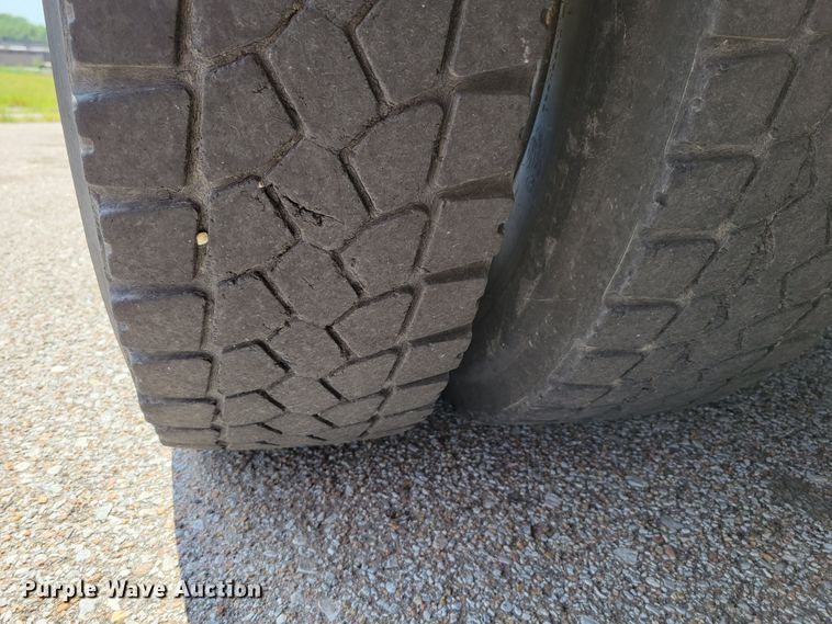 image for item DM2374 2004 Thomas Saf-T-Liner MVP EF  school bus