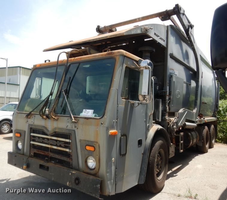 image for item DN1625 2015 Mack LEU633 Mammoth  refuse truck