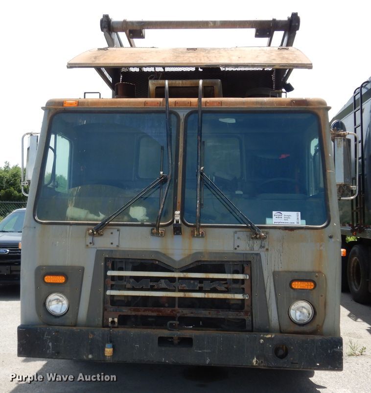 image for item DN1625 2015 Mack LEU633 Mammoth  refuse truck