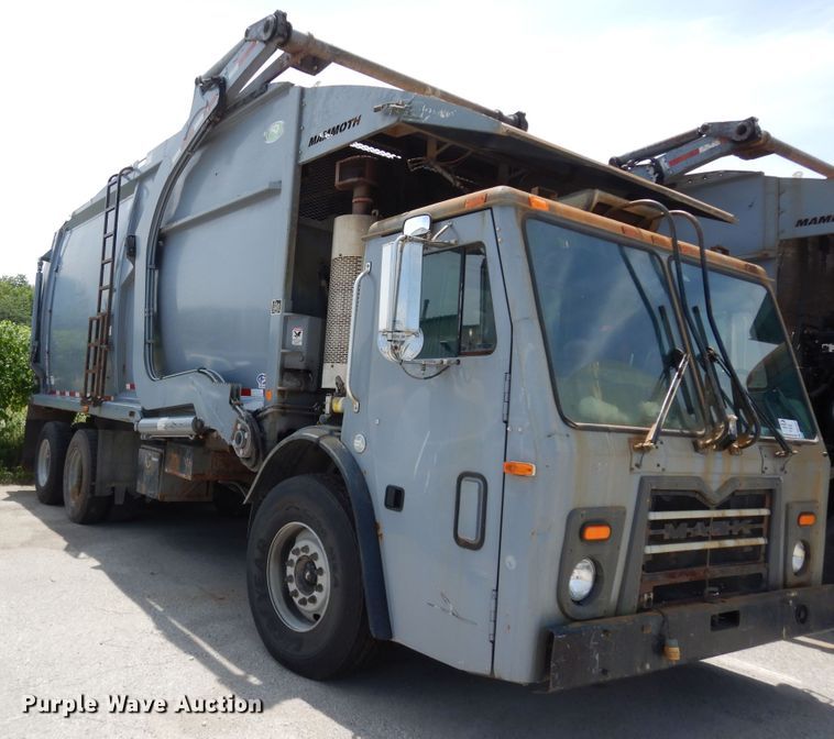image for item DN1625 2015 Mack LEU633 Mammoth  refuse truck