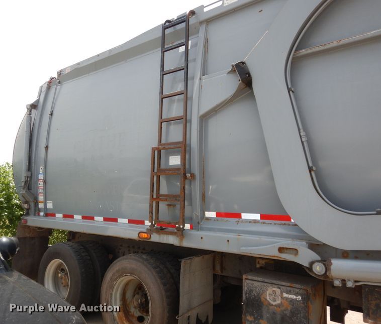 image for item DN1625 2015 Mack LEU633 Mammoth  refuse truck