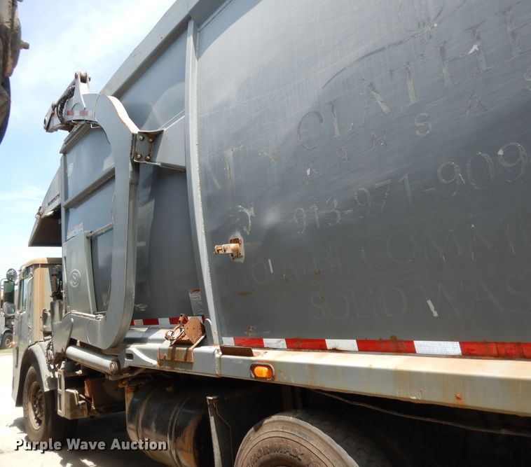 image for item DN1625 2015 Mack LEU633 Mammoth  refuse truck