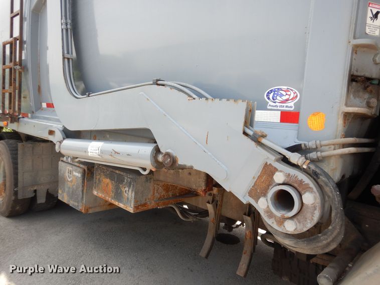 image for item DN1625 2015 Mack LEU633 Mammoth  refuse truck