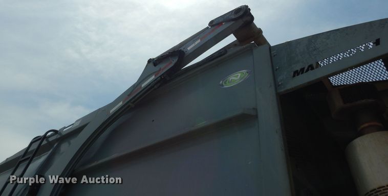 image for item DN1625 2015 Mack LEU633 Mammoth  refuse truck