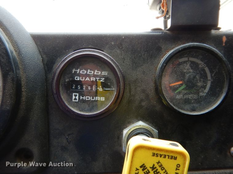 image for item DN1625 2015 Mack LEU633 Mammoth  refuse truck