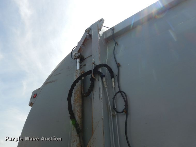 image for item DN1627 2013 Mack LEU613  refuse truck