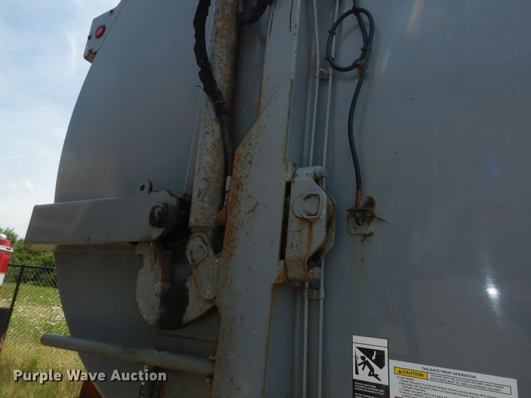 image for item DN1627 2013 Mack LEU613  refuse truck