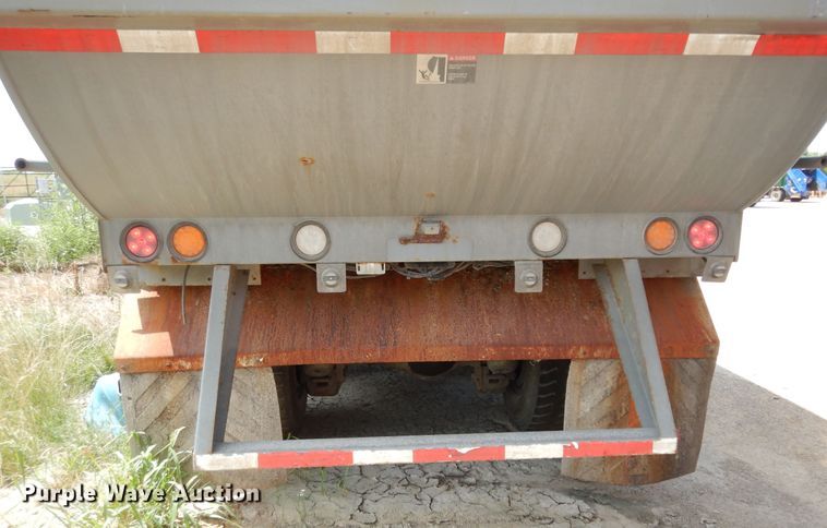 image for item DN1627 2013 Mack LEU613  refuse truck