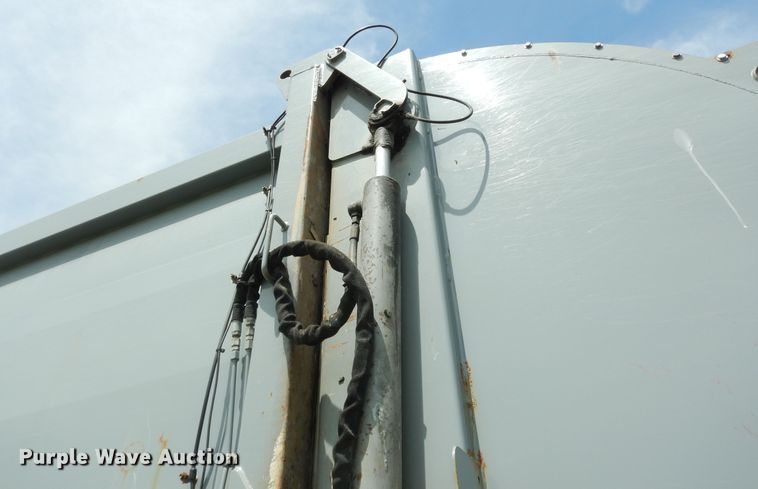 image for item DN1627 2013 Mack LEU613  refuse truck