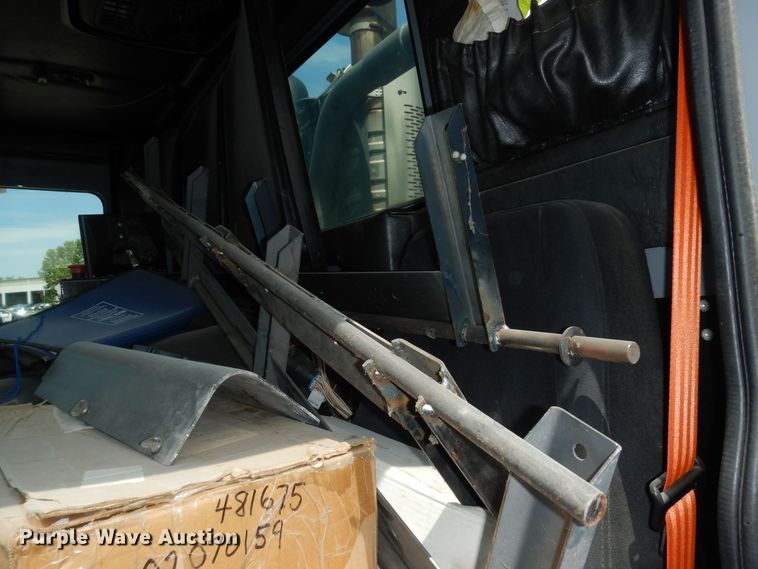 image for item DN1627 2013 Mack LEU613  refuse truck