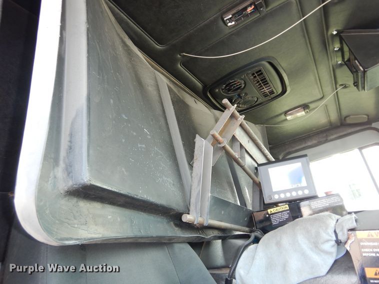 image for item DN1627 2013 Mack LEU613  refuse truck