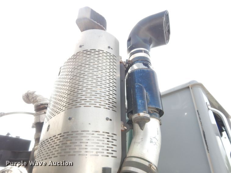 image for item DN1627 2013 Mack LEU613  refuse truck