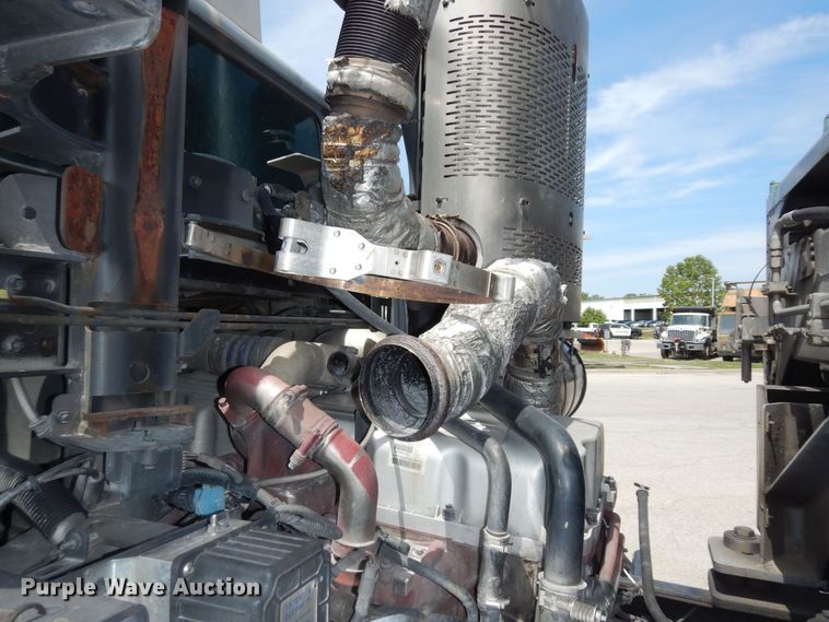 image for item DN1627 2013 Mack LEU613  refuse truck