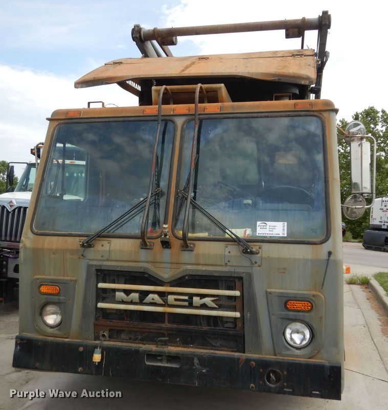 image for item DN1629 2015 Mack LEU633 Mammoth  refuse truck