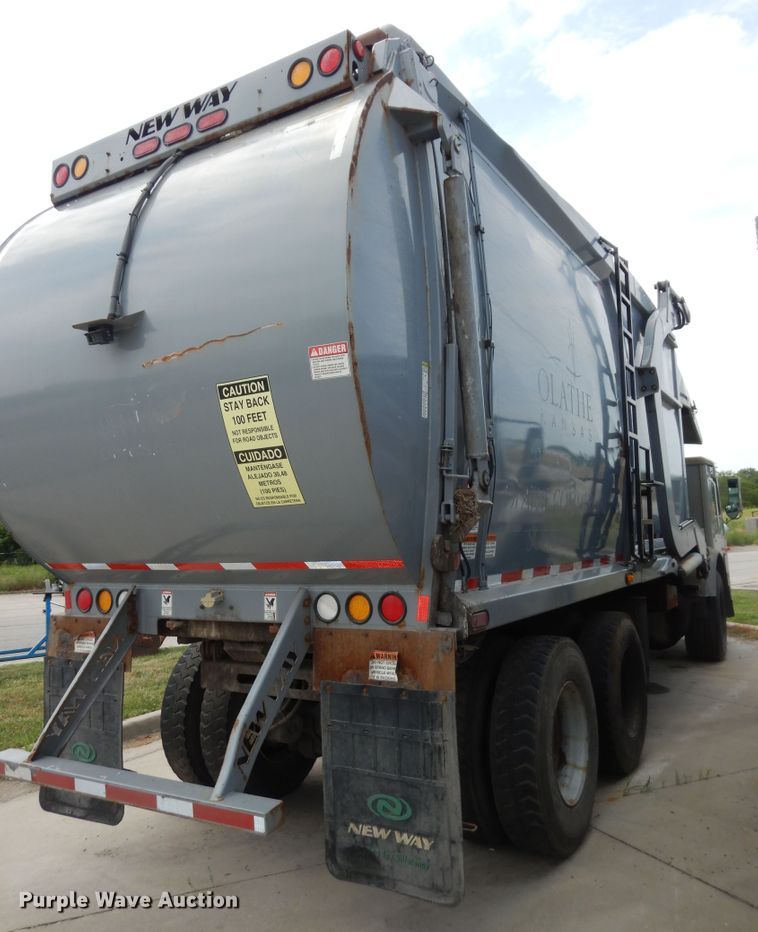 image for item DN1629 2015 Mack LEU633 Mammoth  refuse truck