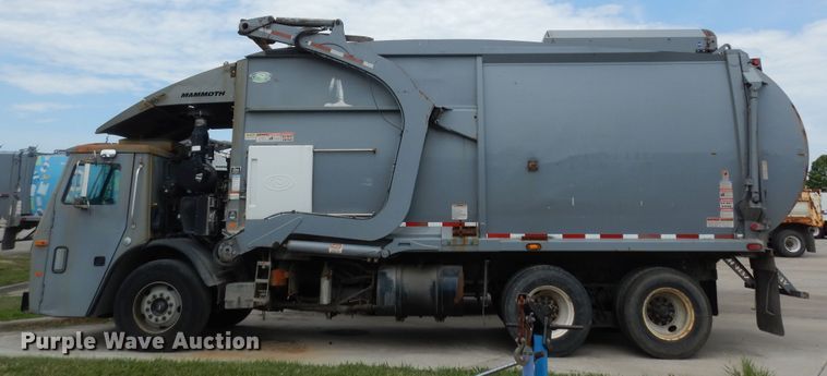image for item DN1629 2015 Mack LEU633 Mammoth  refuse truck