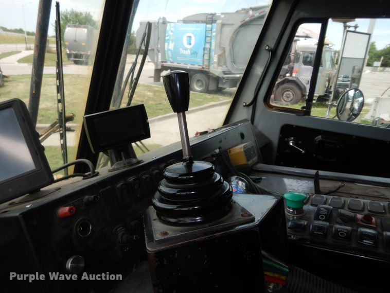 image for item DN1629 2015 Mack LEU633 Mammoth  refuse truck