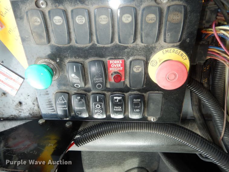 image for item DN1629 2015 Mack LEU633 Mammoth  refuse truck