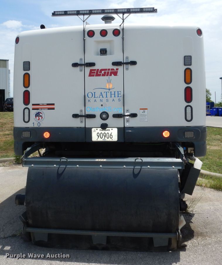 image for item DN1630 2014 Auto Car ACMD42  street sweeper truck