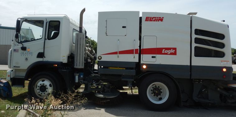 image for item DN1630 2014 Auto Car ACMD42  street sweeper truck