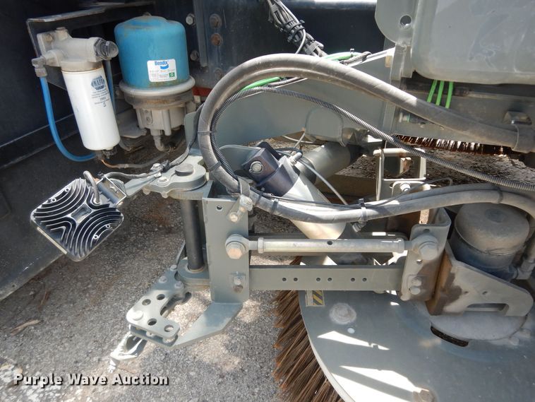 image for item DN1630 2014 Auto Car ACMD42  street sweeper truck