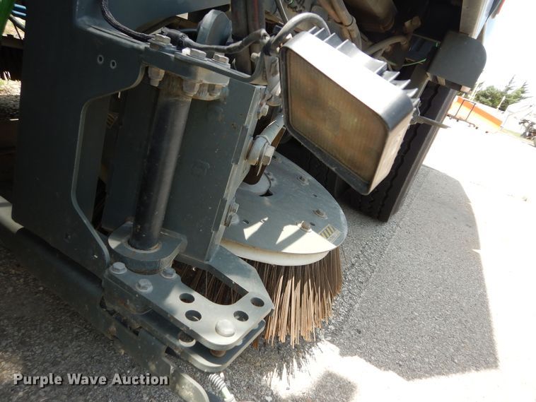 image for item DN1630 2014 Auto Car ACMD42  street sweeper truck