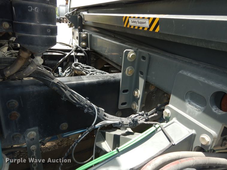 image for item DN1630 2014 Auto Car ACMD42  street sweeper truck