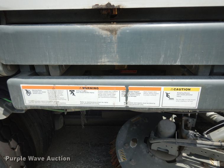 image for item DN1630 2014 Auto Car ACMD42  street sweeper truck