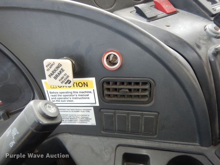 image for item DN1630 2014 Auto Car ACMD42  street sweeper truck