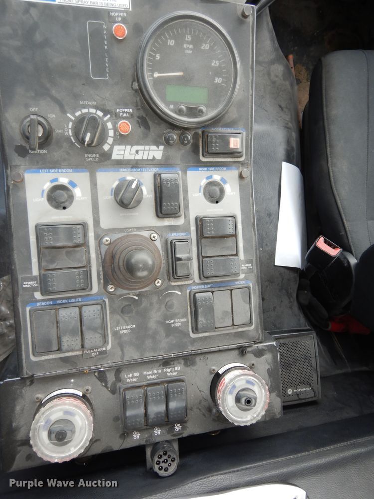 image for item DN1630 2014 Auto Car ACMD42  street sweeper truck