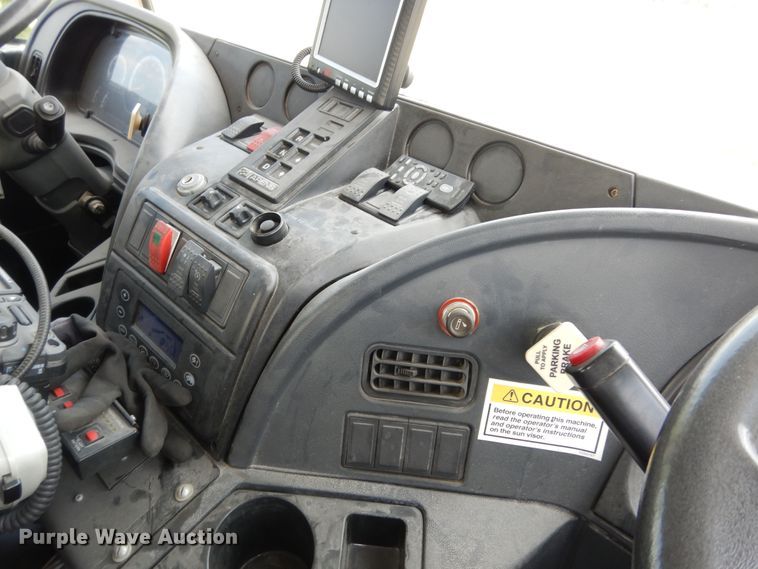 image for item DN1630 2014 Auto Car ACMD42  street sweeper truck