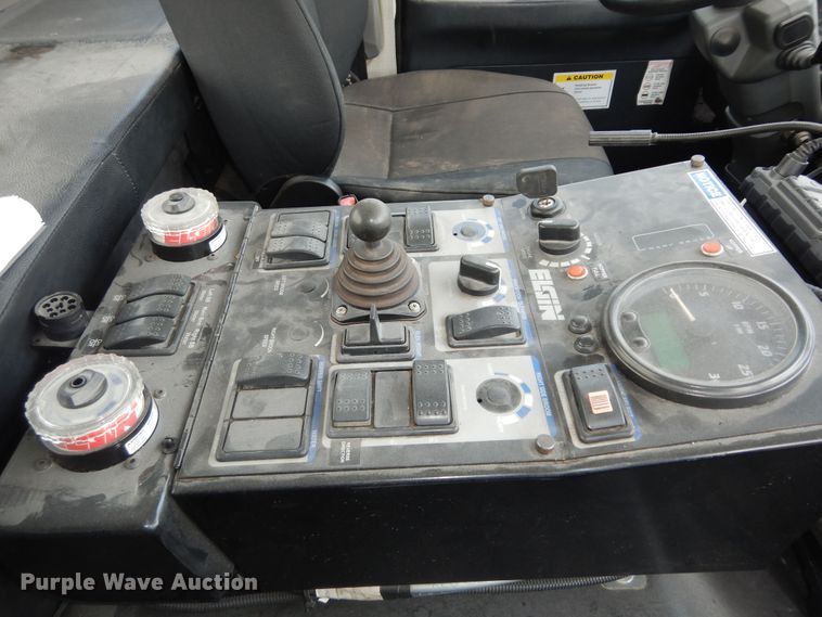 image for item DN1630 2014 Auto Car ACMD42  street sweeper truck