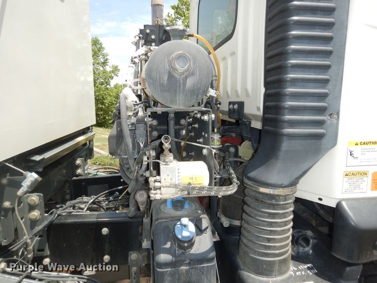 image for item DN1630 2014 Auto Car ACMD42  street sweeper truck