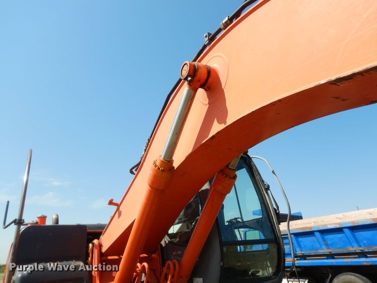 image for item DN1659 2006 Hitachi ZX200LC  excavator