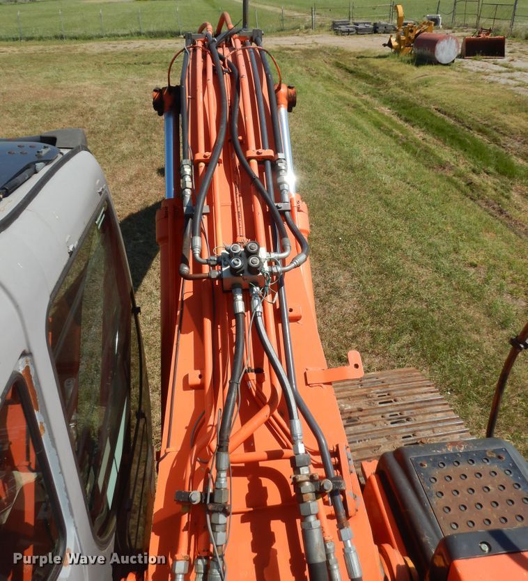 image for item DN1659 2006 Hitachi ZX200LC  excavator