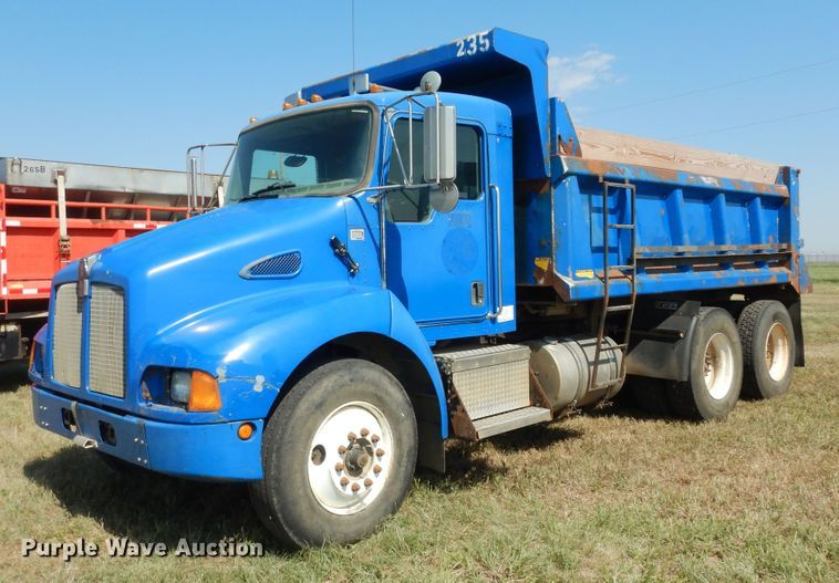 image for item DN1660 2008 Kenworth T300  dump truck