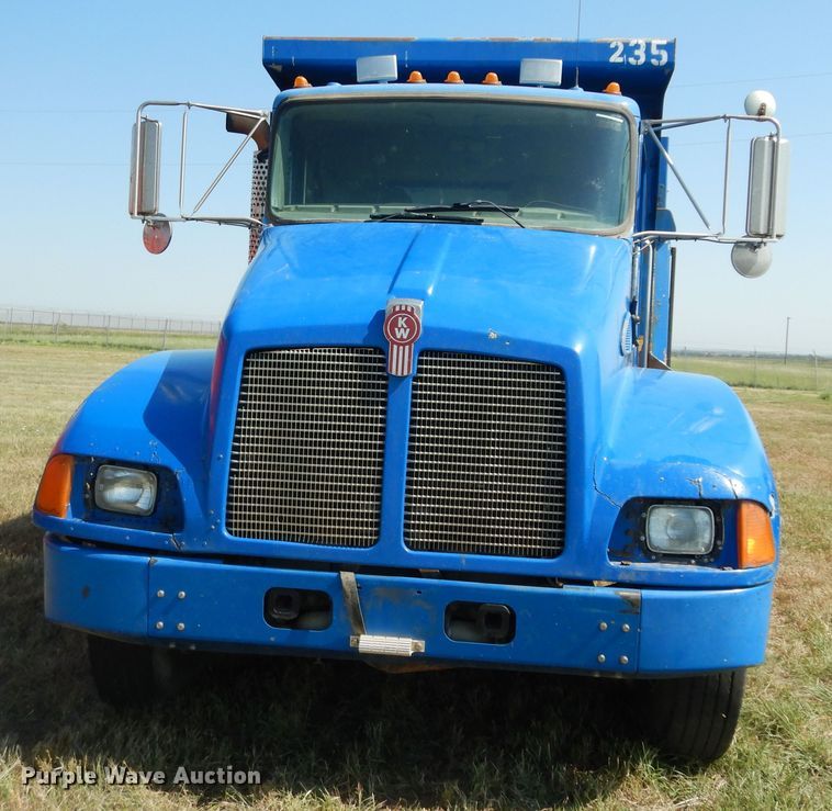 image for item DN1660 2008 Kenworth T300  dump truck