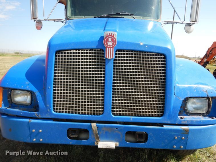 image for item DN1660 2008 Kenworth T300  dump truck