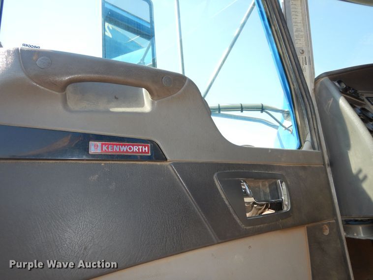 image for item DN1660 2008 Kenworth T300  dump truck