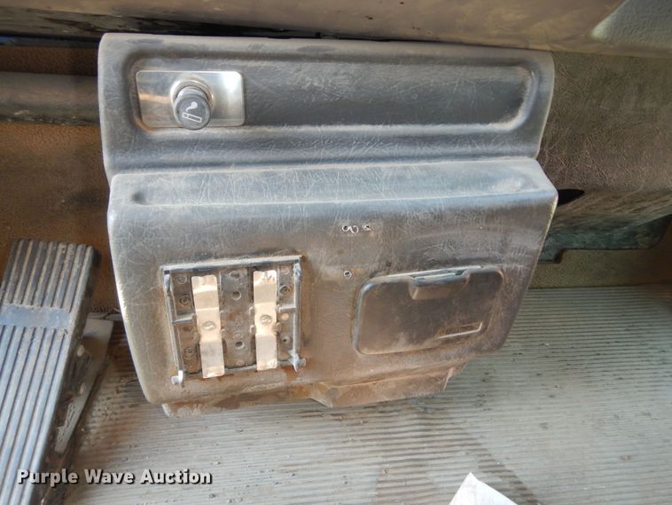 image for item DN1660 2008 Kenworth T300  dump truck